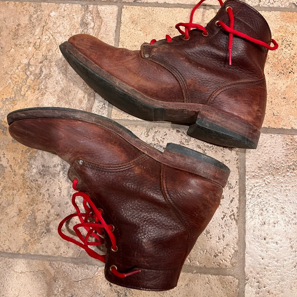 Beautiful heavy leather boots US10